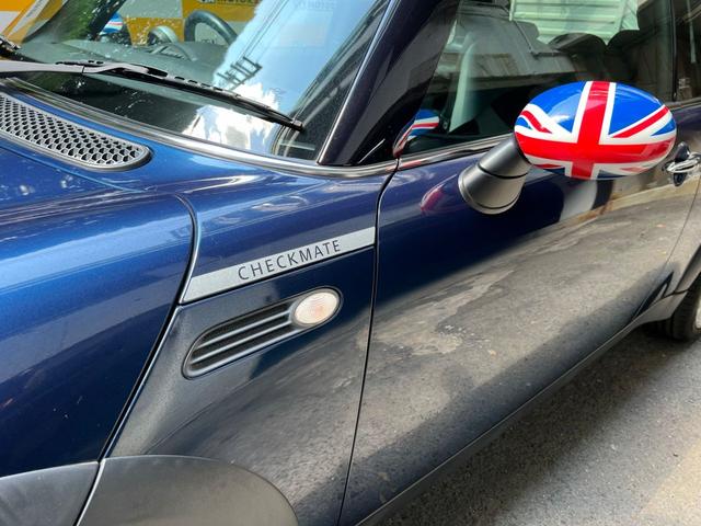 ＭＩＮＩ クーパー　チェックメイト　チェックメイト専用１７インチアルミ　ワンオーナー車　ヘッドライトコーティング済（13枚目）