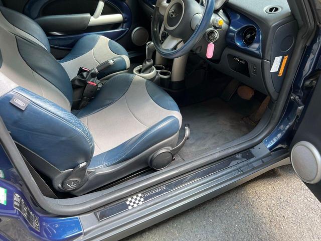 ＭＩＮＩ クーパー　チェックメイト　チェックメイト専用１７インチアルミ　ワンオーナー車　ヘッドライトコーティング済（21枚目）
