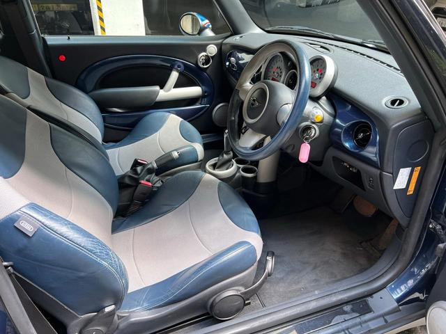 ＭＩＮＩ クーパー　チェックメイト　チェックメイト専用１７インチアルミ　ワンオーナー車　ヘッドライトコーティング済（22枚目）
