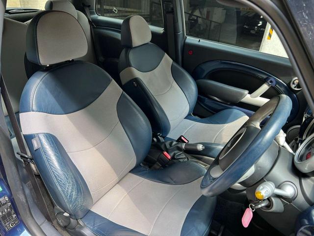 ＭＩＮＩ クーパー　チェックメイト　チェックメイト専用１７インチアルミ　ワンオーナー車　ヘッドライトコーティング済（23枚目）