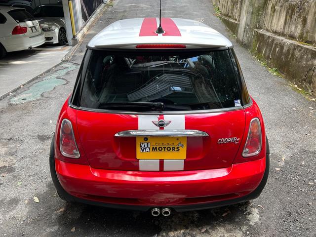 ＭＩＮＩ クーパーＳ　スーパーチャージャー　６速ＭＴ　ツートンカラー（20枚目）