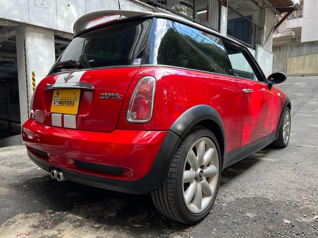 ＭＩＮＩ クーパーＳ　スーパーチャージャー　６速ＭＴ　ツートンカラー（21枚目）