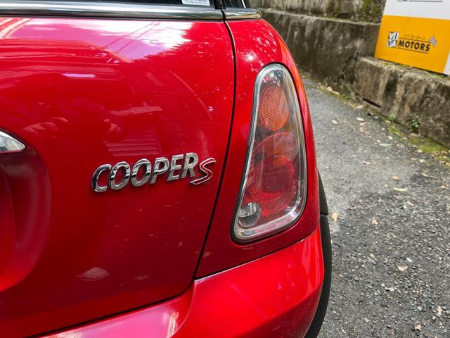 ＭＩＮＩ クーパーＳ　スーパーチャージャー　６速ＭＴ　ツートンカラー（24枚目）