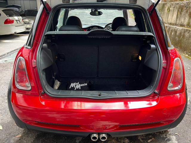 ＭＩＮＩ クーパーＳ　スーパーチャージャー　６速ＭＴ　ツートンカラー（26枚目）