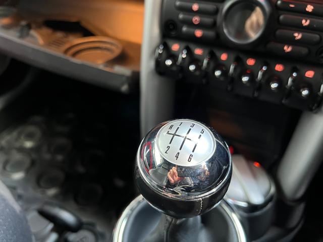 ＭＩＮＩ クーパーＳ　スーパーチャージャー　６速ＭＴ　ツートンカラー（45枚目）
