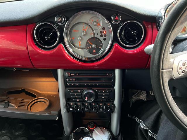 ＭＩＮＩ クーパーＳ　スーパーチャージャー　６速ＭＴ　ツートンカラー（46枚目）