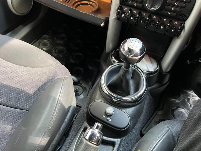 ＭＩＮＩ クーパーＳ　スーパーチャージャー　６速ＭＴ　ツートンカラー（47枚目）