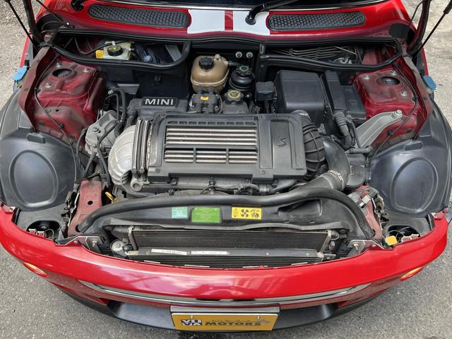 ＭＩＮＩ クーパーＳ　スーパーチャージャー　６速ＭＴ　ツートンカラー（50枚目）
