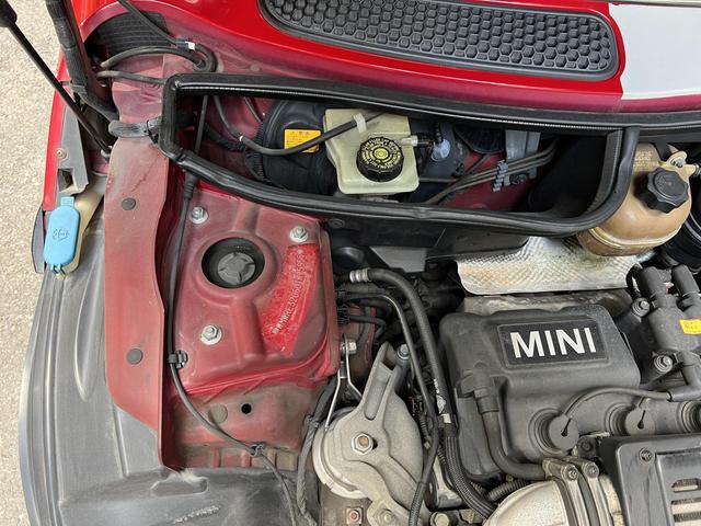 ＭＩＮＩ クーパーＳ　スーパーチャージャー　６速ＭＴ　ツートンカラー（51枚目）