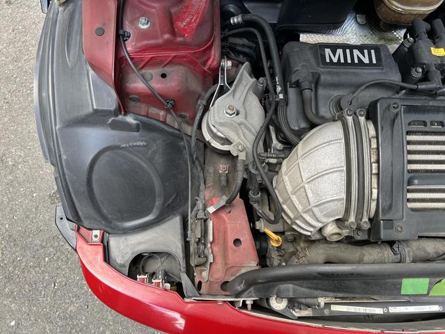 ＭＩＮＩ クーパーＳ　スーパーチャージャー　６速ＭＴ　ツートンカラー（52枚目）