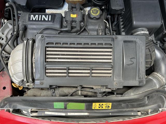 ＭＩＮＩ クーパーＳ　スーパーチャージャー　６速ＭＴ　ツートンカラー（53枚目）