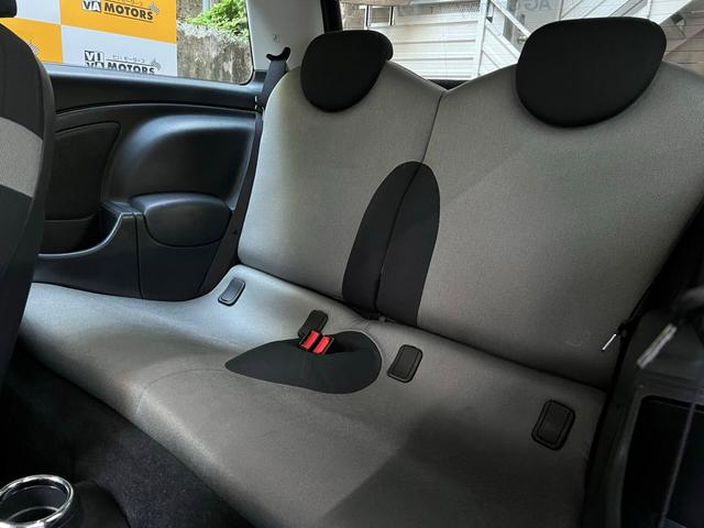 ＭＩＮＩ クーパーＳ　６ＭＴ　スーパーチャージャー　ツートンカラー（23枚目）