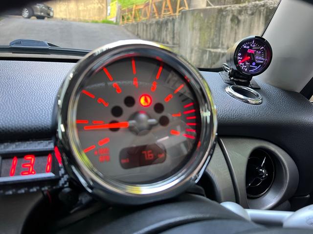 ＭＩＮＩ クーパーＳ　６ＭＴ　スーパーチャージャー　ツートンカラー（28枚目）