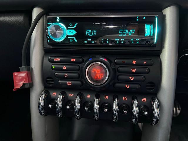 ＭＩＮＩ クーパーＳ　６ＭＴ　スーパーチャージャー　ツートンカラー（29枚目）