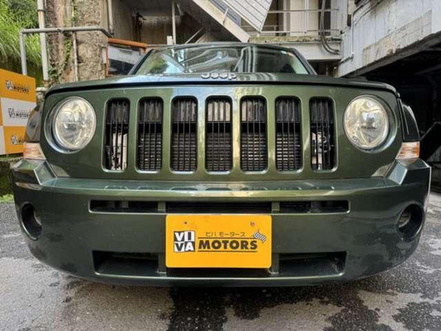 ジープ・パトリオット スポーツ　４ＷＤ　ディーラー車　右ハンドル　純正１７インチ（4枚目）