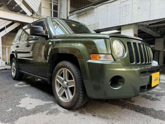 ジープ・パトリオット スポーツ　４ＷＤ　ディーラー車　右ハンドル　純正１７インチ（6枚目）