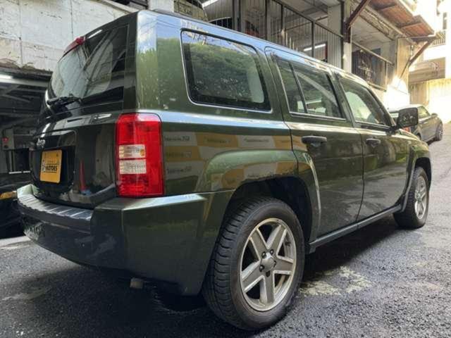 ジープ・パトリオット スポーツ　４ＷＤ　ディーラー車　右ハンドル　純正１７インチ（10枚目）