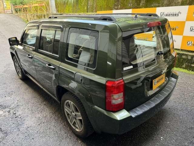 ジープ・パトリオット スポーツ　４ＷＤ　ディーラー車　右ハンドル　純正１７インチ（13枚目）
