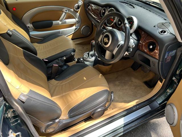 ＭＩＮＩ クーパー　サンルーフ　レザーシート　シートヒーター　ツートンカラー（20枚目）