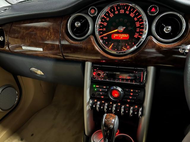 ＭＩＮＩ クーパー　サンルーフ　レザーシート　シートヒーター　ツートンカラー（29枚目）