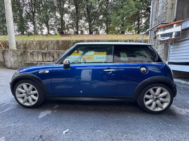 ＭＩＮＩ クーパーＳ　６速ＭＴ　ガラスサンルーフ　レザーシート　ツートンカラー（20枚目）