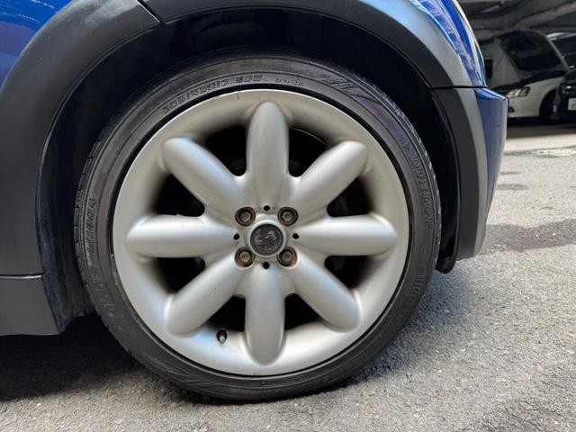 ＭＩＮＩ クーパーＳ　６速ＭＴ　ガラスサンルーフ　レザーシート　ツートンカラー（28枚目）