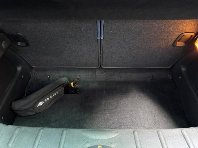 ＭＩＮＩ クーパーＳ　６速ＭＴ　ガラスサンルーフ　レザーシート　ツートンカラー（32枚目）