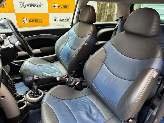 ＭＩＮＩ クーパーＳ　６速ＭＴ　ガラスサンルーフ　レザーシート　ツートンカラー（47枚目）