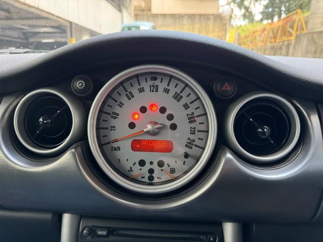 ＭＩＮＩ クーパーＳ　６速ＭＴ　ガラスサンルーフ　レザーシート　ツートンカラー（58枚目）
