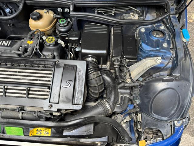 ＭＩＮＩ クーパーＳ　６速ＭＴ　ガラスサンルーフ　レザーシート　ツートンカラー（63枚目）