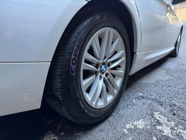 ３シリーズ ３２５ｉ　直列６気筒エンジン（24枚目）