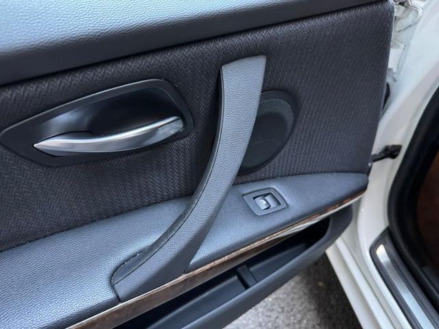 ３シリーズ ３２５ｉ　直列６気筒エンジン（42枚目）