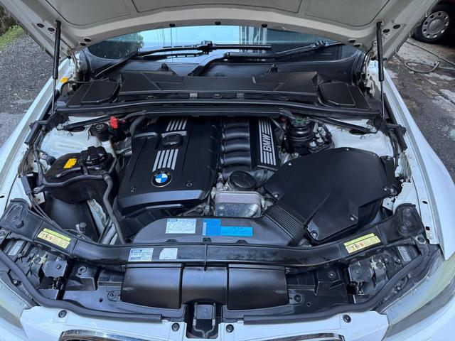 ３シリーズ ３２５ｉ　直列６気筒エンジン（65枚目）