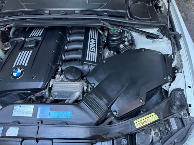 ３シリーズ ３２５ｉ　直列６気筒エンジン（67枚目）