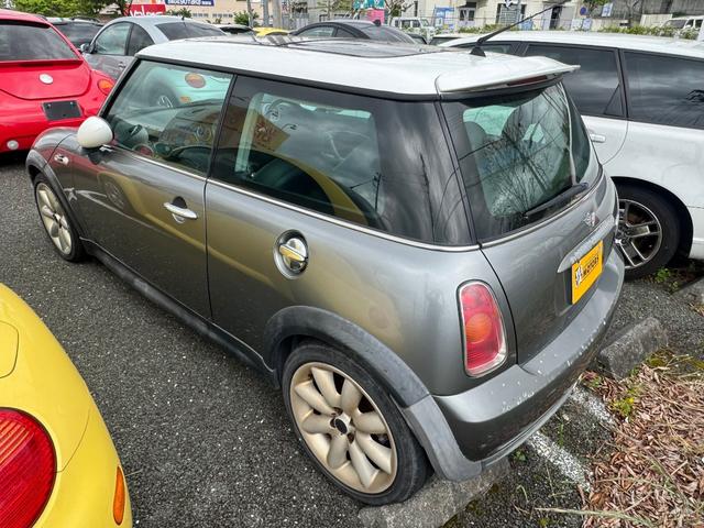 ＭＩＮＩ クーパーＳ　ガラスサンルーフ　コンビレザーシート（16枚目）