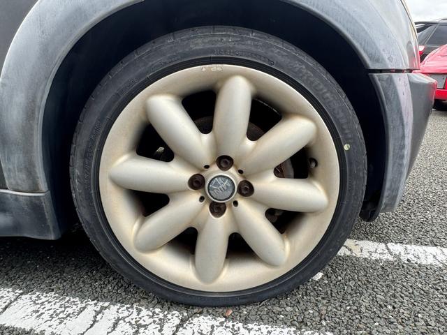 ＭＩＮＩ クーパーＳ　ガラスサンルーフ　コンビレザーシート（27枚目）