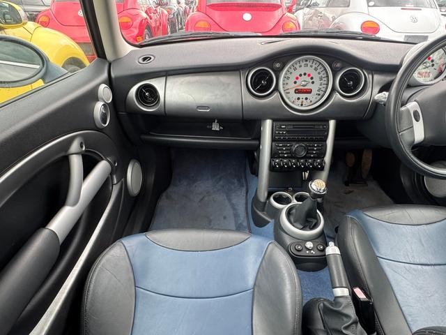 ＭＩＮＩ クーパーＳ　ガラスサンルーフ　コンビレザーシート（41枚目）