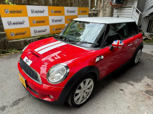 ＭＩＮＩ クーパーＳ　６ＭＴターボ　カロッツェリア地デジナビ（2枚目）