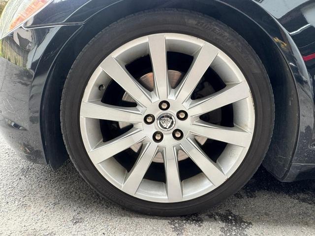 ＸＦ ３．０ラグジュアリー　プッシュスタート　純正ナビ　バックモニター（19枚目）