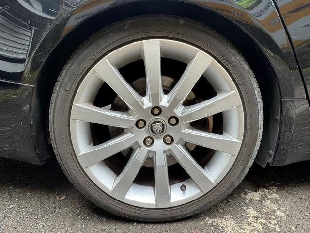 ＸＦ ３．０ラグジュアリー　プッシュスタート　純正ナビ　バックモニター（23枚目）