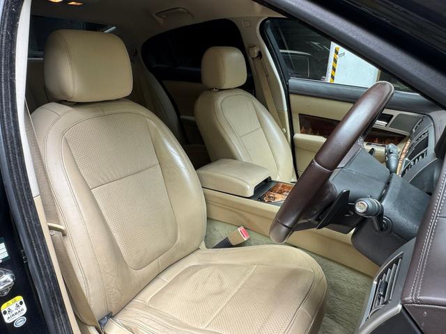 ＸＦ ３．０ラグジュアリー　プッシュスタート　純正ナビ　バックモニター（30枚目）