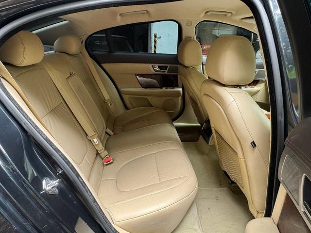 ＸＦ ３．０ラグジュアリー　プッシュスタート　純正ナビ　バックモニター（32枚目）