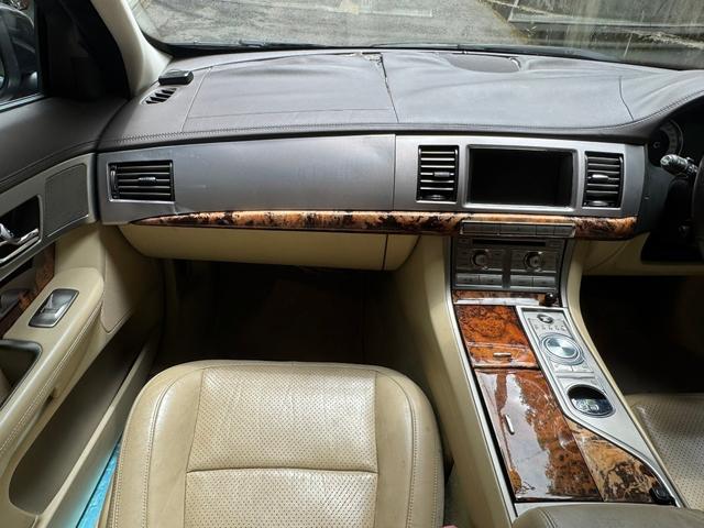 ＸＦ ３．０ラグジュアリー　プッシュスタート　純正ナビ　バックモニター（37枚目）