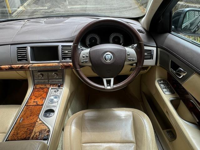 ＸＦ ３．０ラグジュアリー　プッシュスタート　純正ナビ　バックモニター（38枚目）