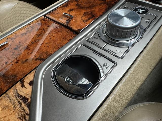 ＸＦ ３．０ラグジュアリー　プッシュスタート　純正ナビ　バックモニター（56枚目）