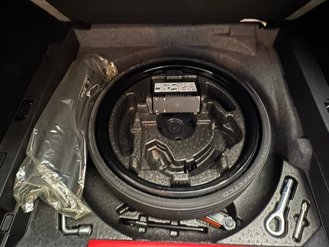 Ｍクラス 　ＭＬ６３　４ＷＤ　Ｖ８　６２００ｃｃ　ｈａｒｍａｎ／ｋａｒｄｏｎ　ブラックレザーシート　ガラスサンルーフ　バックモニター　２０インチアルミ（47枚目）