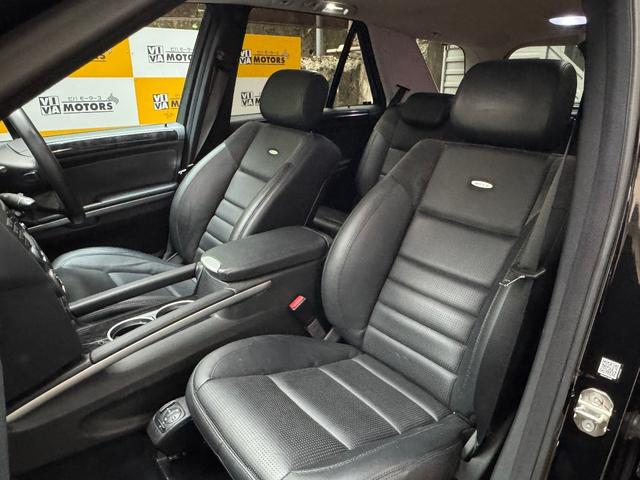 Ｍクラス 　ＭＬ６３　４ＷＤ　Ｖ８　６２００ｃｃ　ｈａｒｍａｎ／ｋａｒｄｏｎ　ブラックレザーシート　ガラスサンルーフ　バックモニター　２０インチアルミ（53枚目）