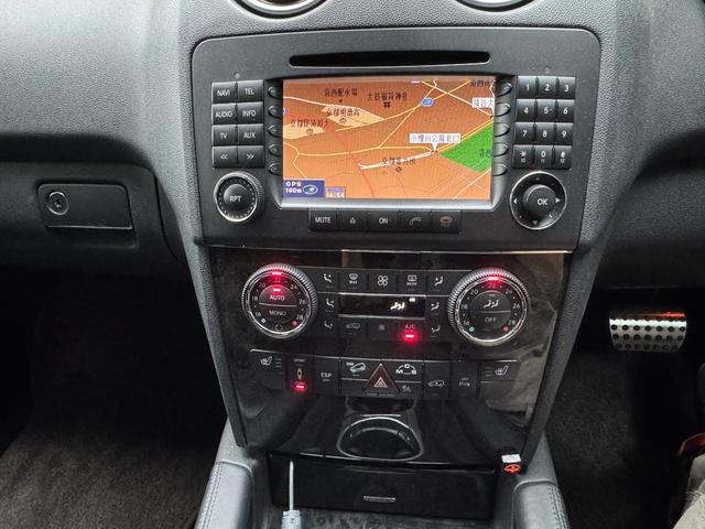 Ｍクラス 　ＭＬ６３　４ＷＤ　Ｖ８　６２００ｃｃ　ｈａｒｍａｎ／ｋａｒｄｏｎ　ブラックレザーシート　ガラスサンルーフ　バックモニター　２０インチアルミ（57枚目）