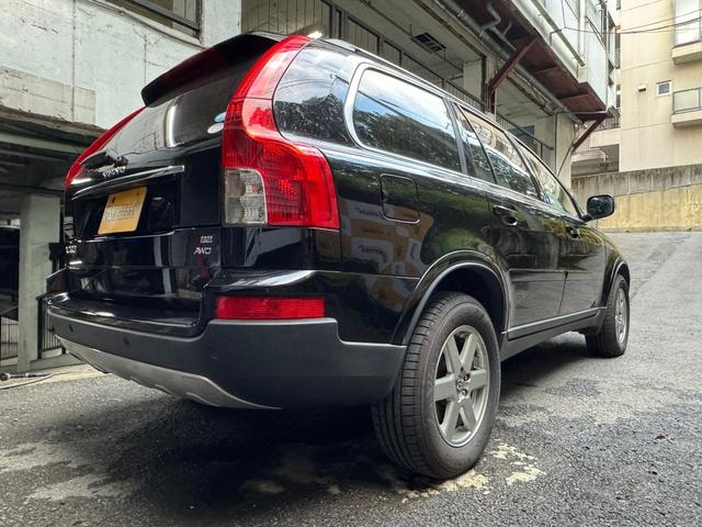 ＸＣ９０ ３．２　ＳＥ　ＡＷＤ　ＡＷＤ　ガラスサンルーフ　ベージュレザーシート　３列シート７人乗り　１７インチ純正ホイール（11枚目）