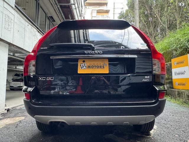 ＸＣ９０ ３．２　ＳＥ　ＡＷＤ　ＡＷＤ　ガラスサンルーフ　ベージュレザーシート　３列シート７人乗り　１７インチ純正ホイール（13枚目）